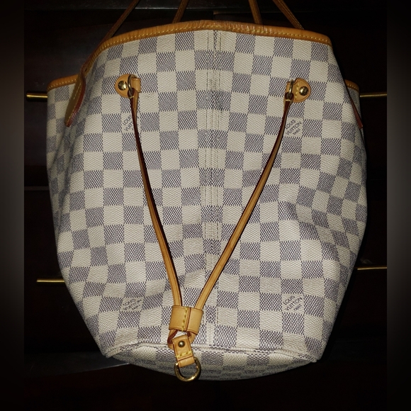 Louis Vuitton Neverfull MM - Picture 3 of 16
